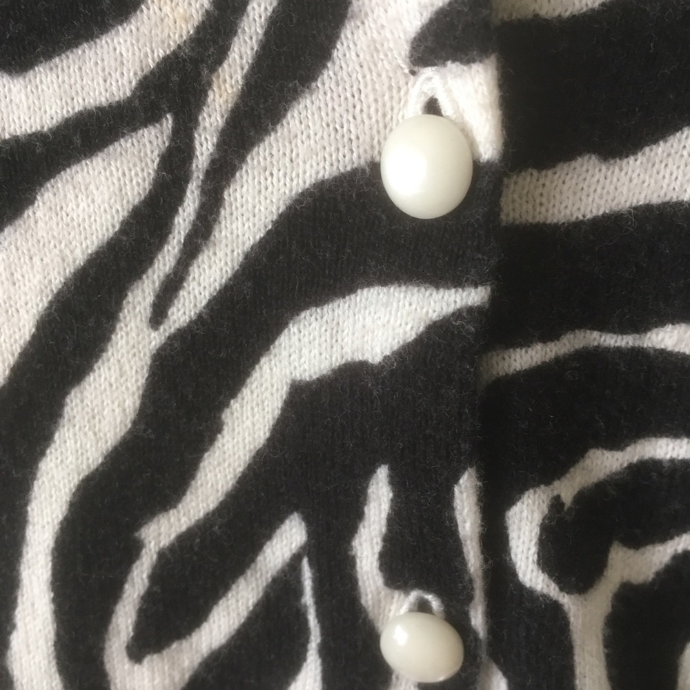 Cardigan - Picture 2 of 4
